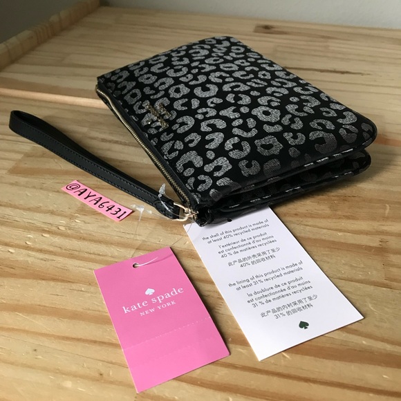 Kate spade large wristlet🎈🎈 - Picture 3 of 9